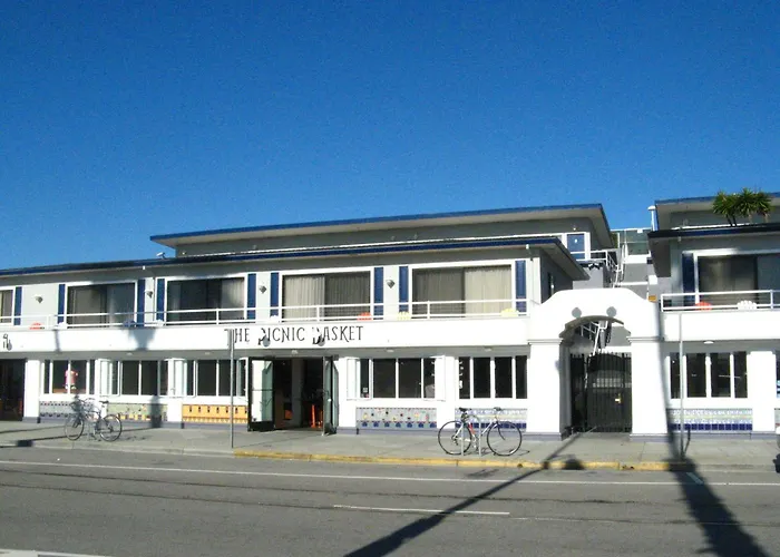 Beach Street Inn And Suites